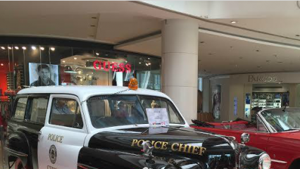 Vintage car exhibition at Pune mall excites visitors