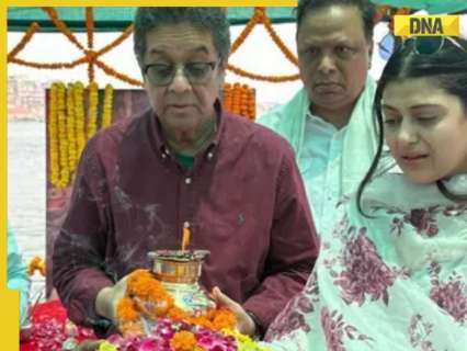 Zanai Bhosle cries as she fulfils Asha Bhosle's final wish, family submerges her in Ganga, granddaughter asks fans to 'pray for her peace'