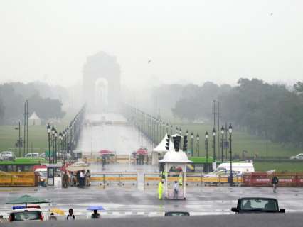 Delhi-NCR Weather Update: IMD forecasts light rain and thunderstorms on May 31