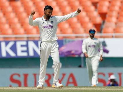 IND vs AFG Test Day 2: Manav Suthar's 3/21 puts India on top