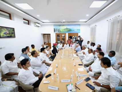Why are INDIA Bloc leaders Rahul Gandhi, Mamata Banerjee, Ak