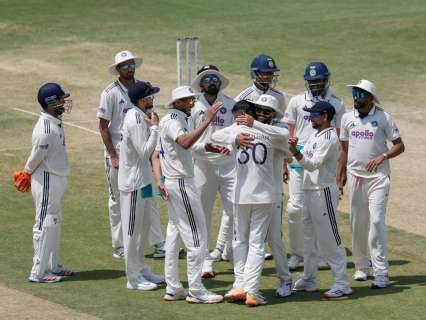 'Score 350-400 consistently and let bowlers do the rest': Sh