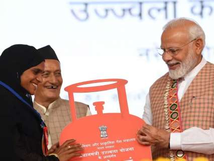 After LPG price hike, govt slashes PM Ujjwala Yoja