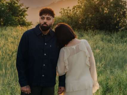 'Is that Hania Aamir?': Badshah shares romantic photos with 