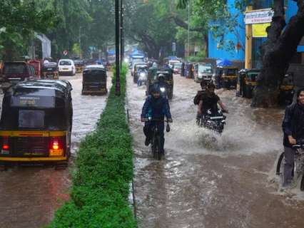 Red alert issued for Odisha, new pressure area over Bay of Bengal, monsoon moves to north after devastating Maharashtra, Kerala