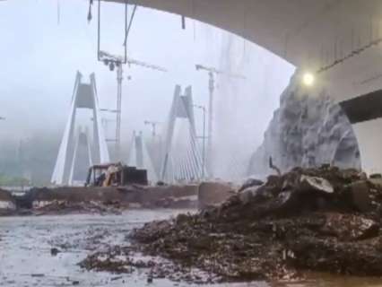 Mumbai Rain Update: Heavy downpour triggers floods, disrupts traffic, schools to stay closed; Pune link reopened