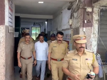 Shiv Sena leader Ramesh Mhatre surrenders after court cancels bail in doctors' assault case