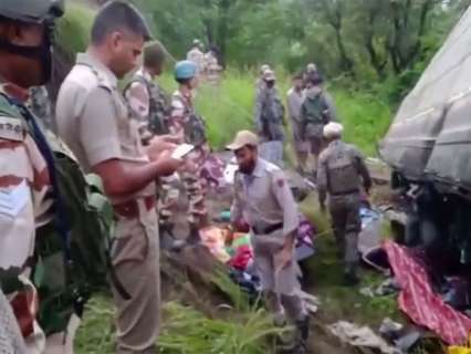 Amarnath Bus Accident: 39 pilgrims injured as bus overturns in Jammu and Kashmir's Ganderbal