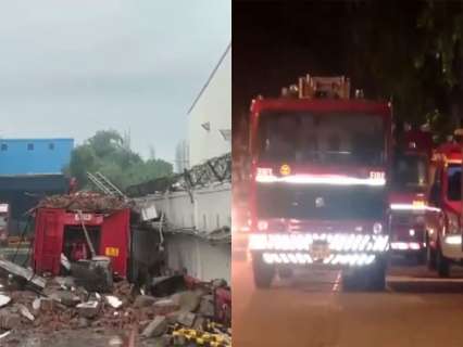 2 firefighters killed, 3 injured as wall collapses during Greater Noida factory fire rescue | Video