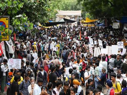 After SC rebuke, magistrate suspended over notice to student for CJP protest