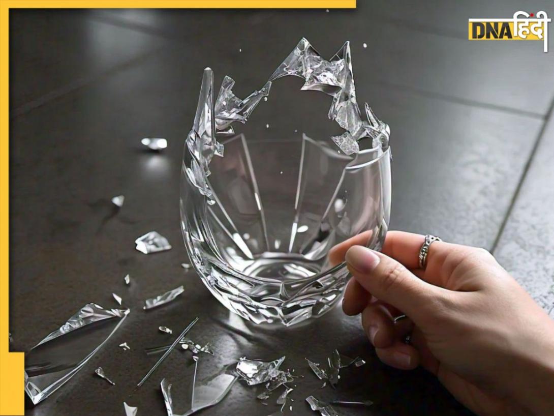 Glass Breaks Sign: कांच टूटने पर मिलते हैं ये 5 संकेत, क्या हमेशा होता है अशुभ या मिलते हैं कुछ शुभ संकेत भी