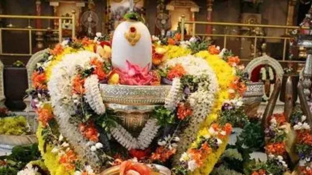 Sawan 2025: इन लोगों को नहीं रखना चाहिए सावन के सोमवार का व्रत, जानिए इसकी वजह 