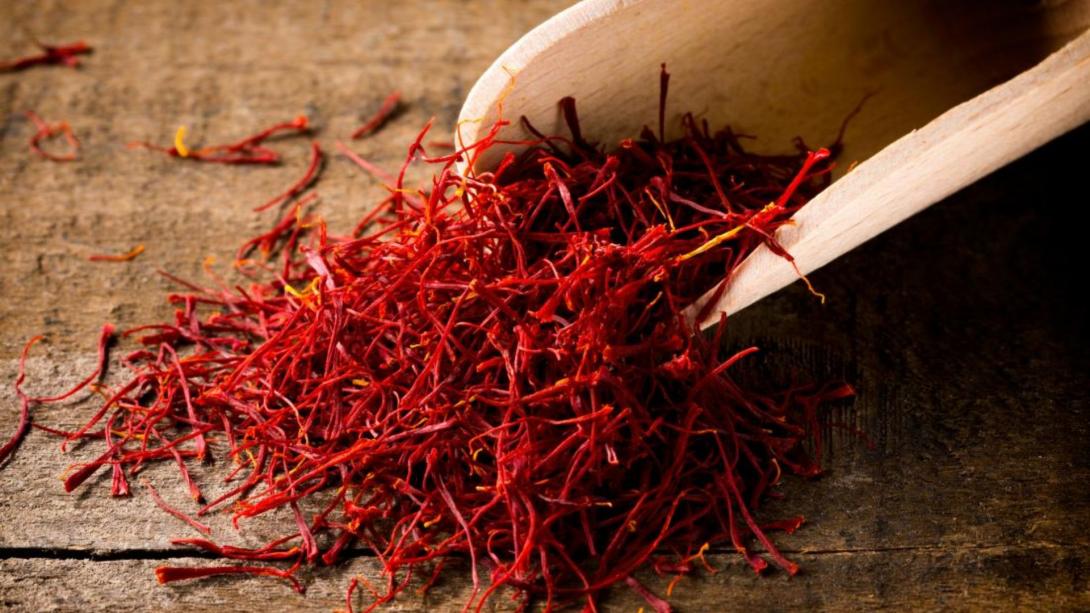Kesar Astro Remedies: केसर के ये उपाय कुंडली में ग्रहों के दोष कर देंगे दूर, जीवन में होगी धन वैभव और सौभाग्य की प्राप्ति