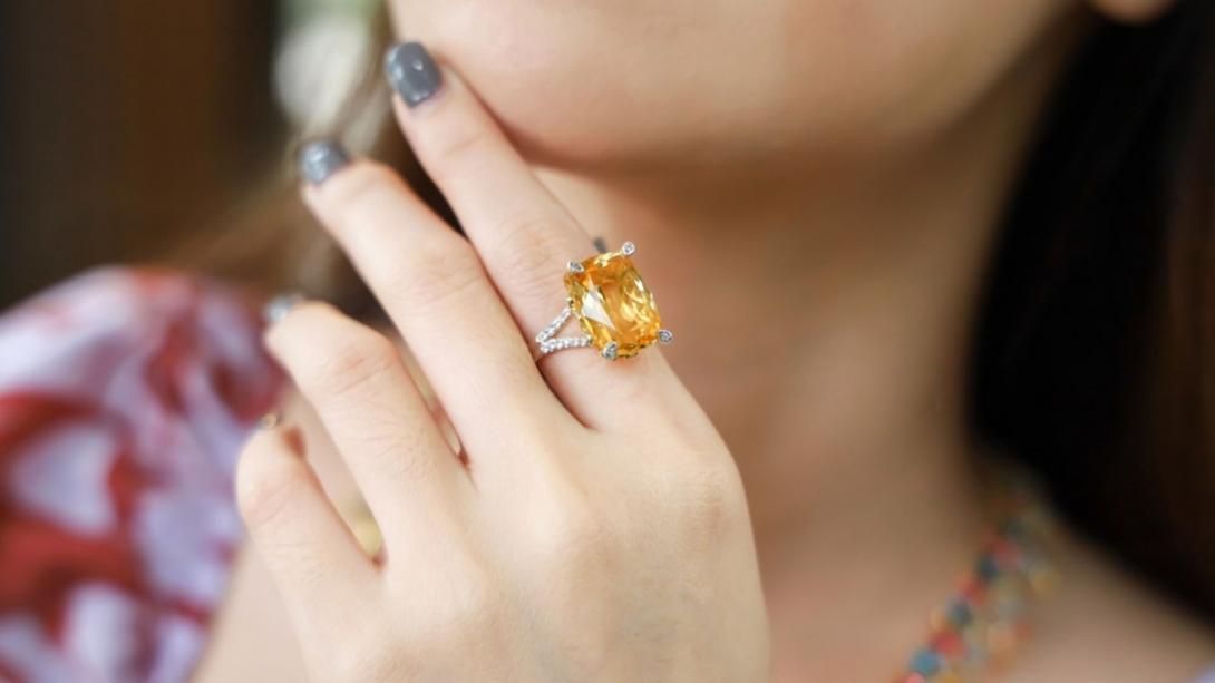 Gemstone: इन 3 तारीखों पर जन्मे लोगों के लिए सबसे बेहतरीन है पुखराज, भूलकर भी न करें ये गलतियां