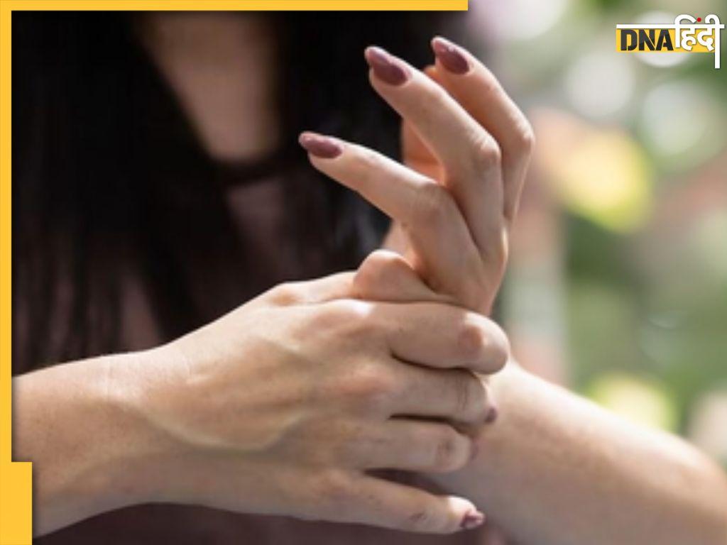 आप भी बार-बार चटकाते हैं उंगलियां, जानिए आपकी यह आदत कितनी खतरनाक साबित हो सकती है