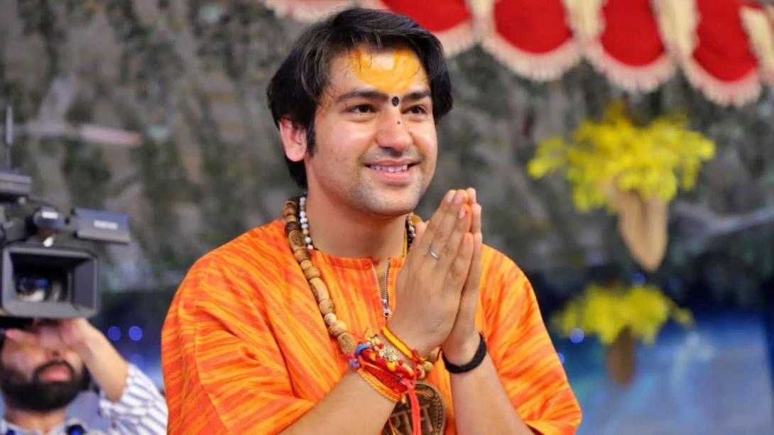 Dhirendra Krishna Shastri: अब बागेश्वर में न कथा होगी और न ही लगेगा दरबार, बद्रीनाथ की बर्फींले पहाड़ों पर जा रहे धीरेंद्र शास्त्री