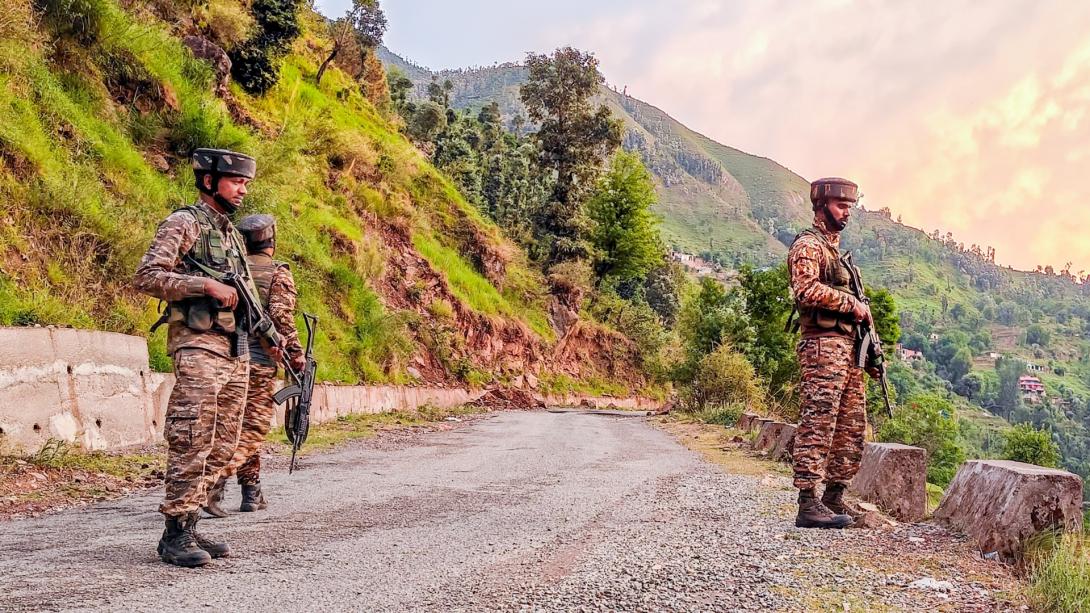23 दिनों से जम्मू-कश्मीर के घने जंगलों में किसे खोज रही भारतीय सेना? जानिए 'ऑपरेशन शेरावाली' क्या है 