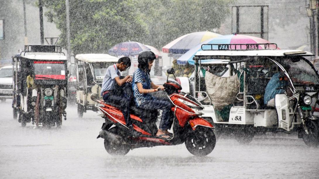 आज का मौसम, 20 जुलाई: मानसून फिर हुआ एक्टिव, 20 राज्यों में भारी बारिश के आसार, दिल्ली में येलो अलर्ट