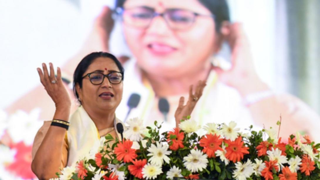 दिल्ली में दौड़ेंगी 200 नई इलेक्ट्रिक बसें, CM रेखा गुप्ता ने दिखाई हरी झंडी