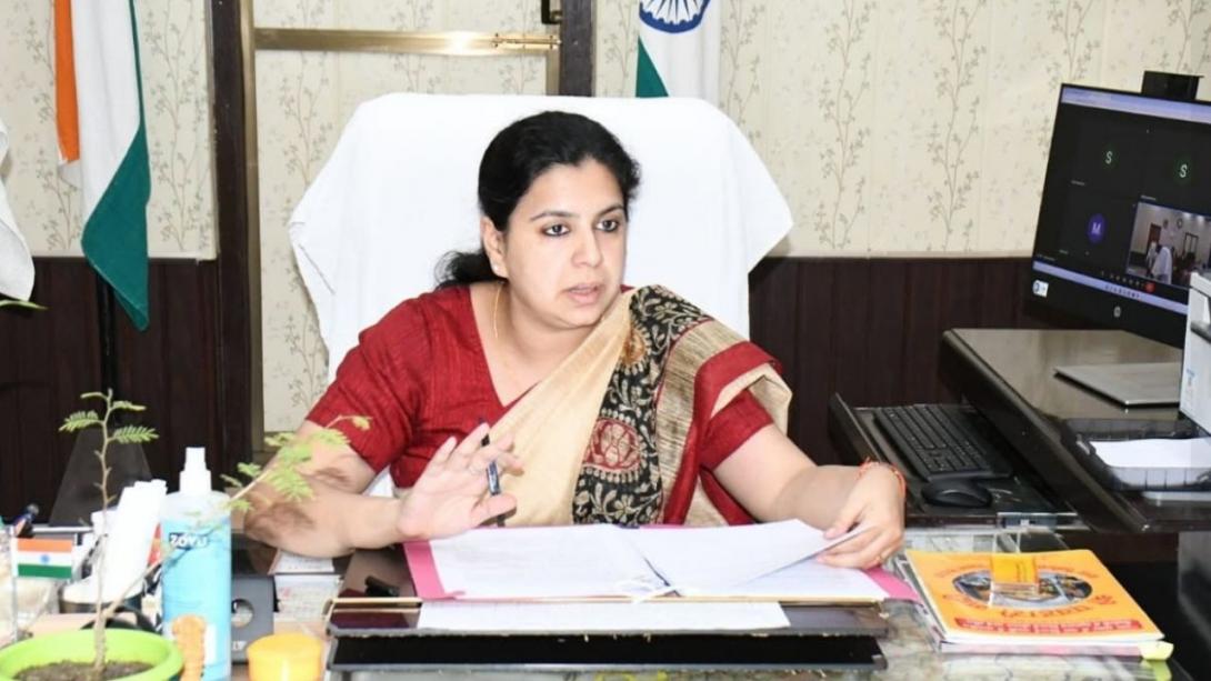 IAS Divya Mittal Resignation: अपने इस्तीफे में फर्स्ट जॉइनिंग की क्यों नहीं की चर्चा? IAS दिव्या मित्तल ने सिर्फ इन 2 जिलों का लिया नाम
