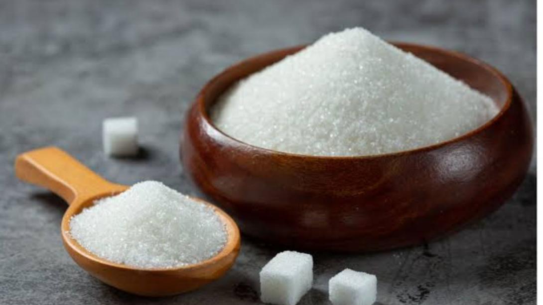 चीनी के दाम घटाने के लिए बाजार में आएगी Refined Sugar, जानें क्या है रिफाइंड चीनी और कैसे होती है तैयार?